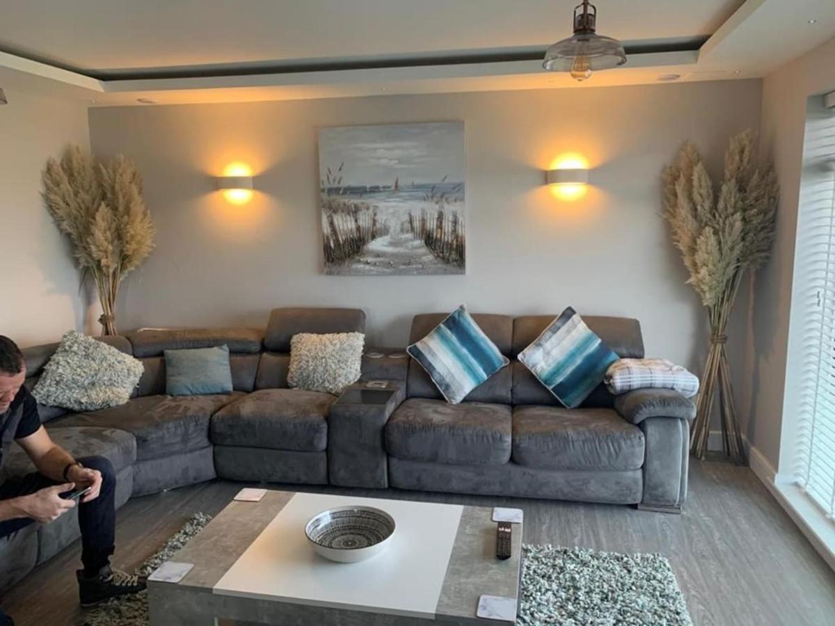 3 Bedroom Deganwy Sea View Beach House Ll31 Exterior foto