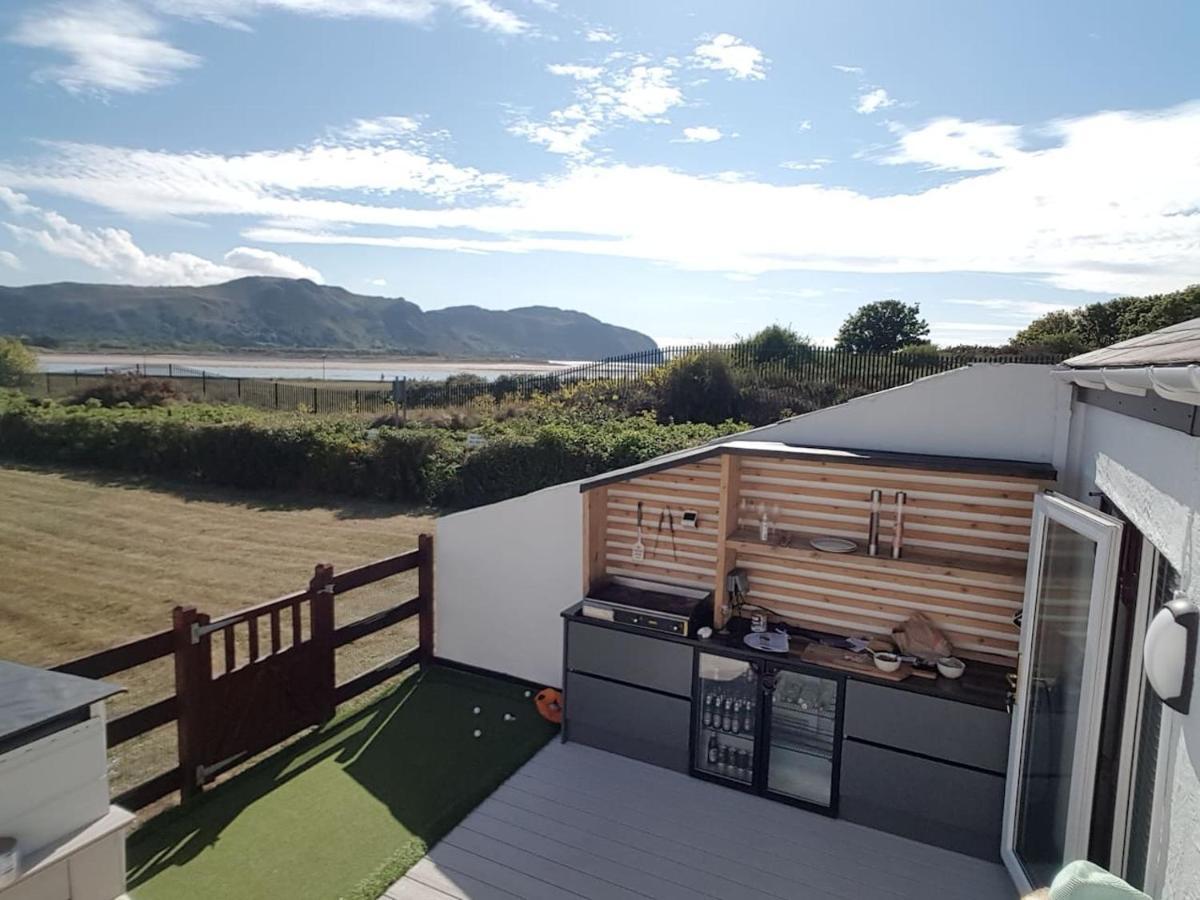 3 Bedroom Deganwy Sea View Beach House Ll31 Exterior foto