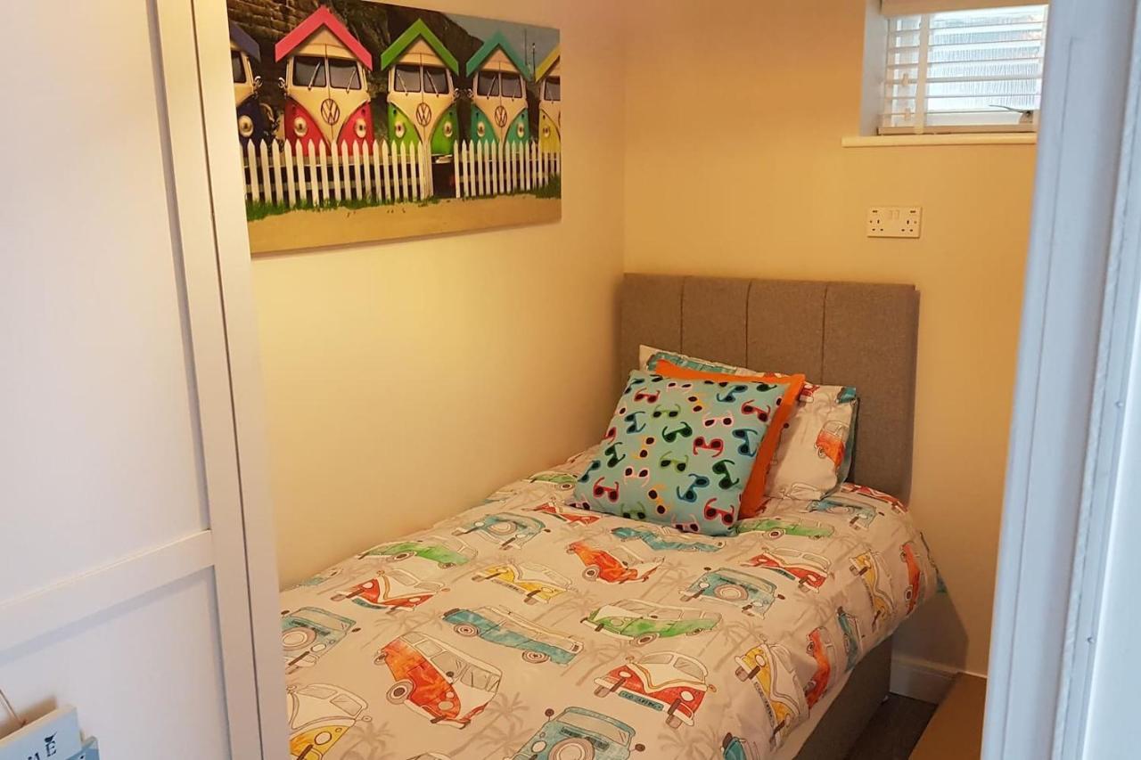 3 Bedroom Deganwy Sea View Beach House Ll31 Exterior foto