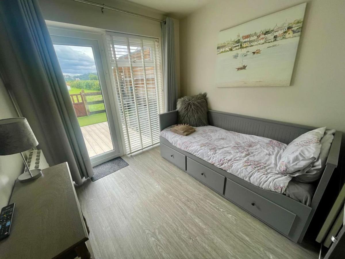 3 Bedroom Deganwy Sea View Beach House Ll31 Exterior foto