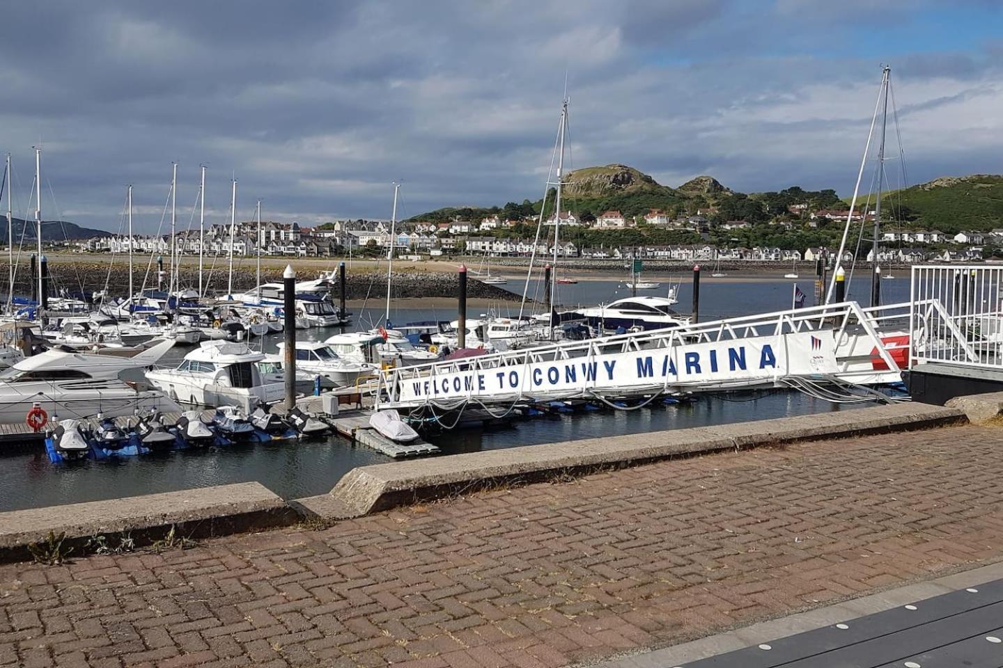3 Bedroom Deganwy Sea View Beach House Ll31 Exterior foto