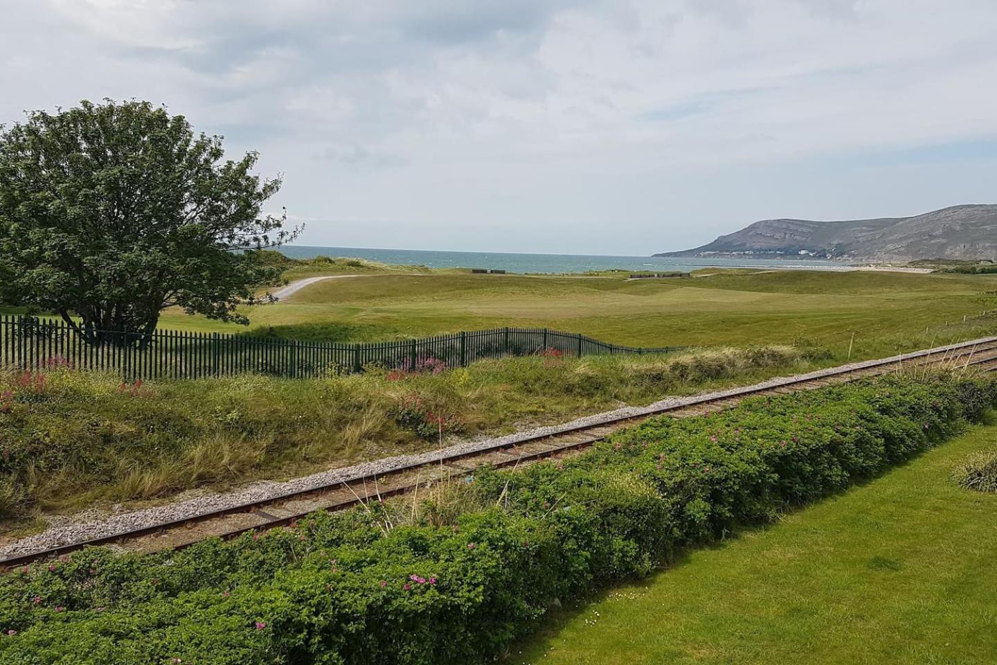 3 Bedroom Deganwy Sea View Beach House Ll31 Exterior foto