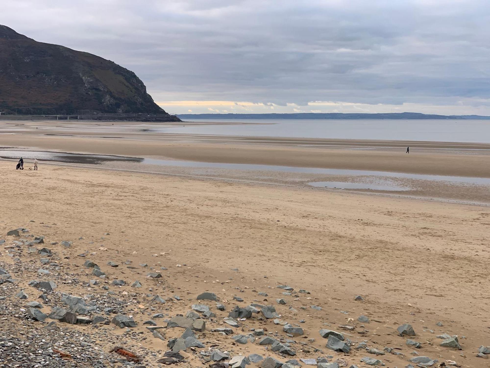 3 Bedroom Deganwy Sea View Beach House Ll31 Exterior foto
