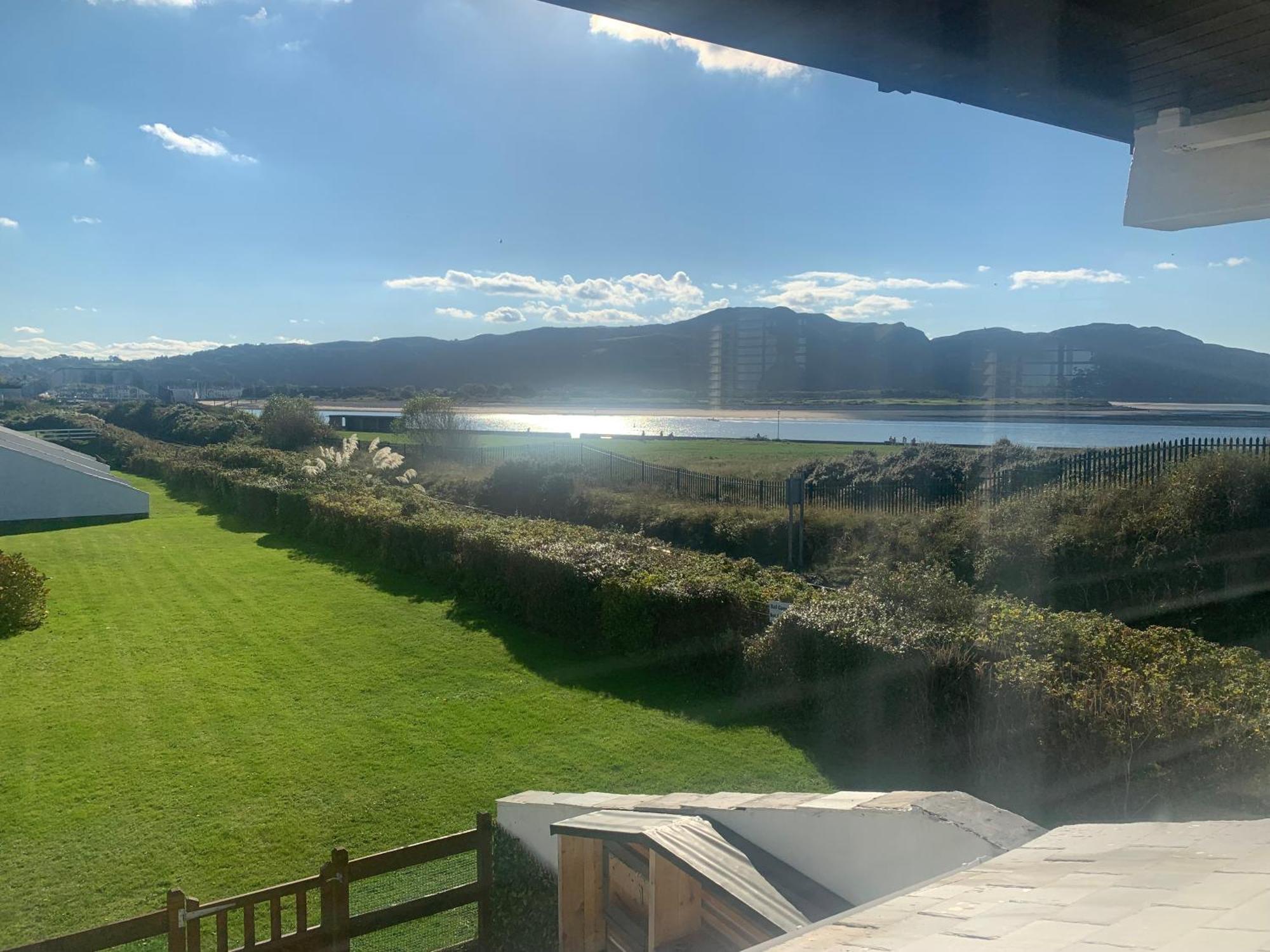 3 Bedroom Deganwy Sea View Beach House Ll31 Exterior foto